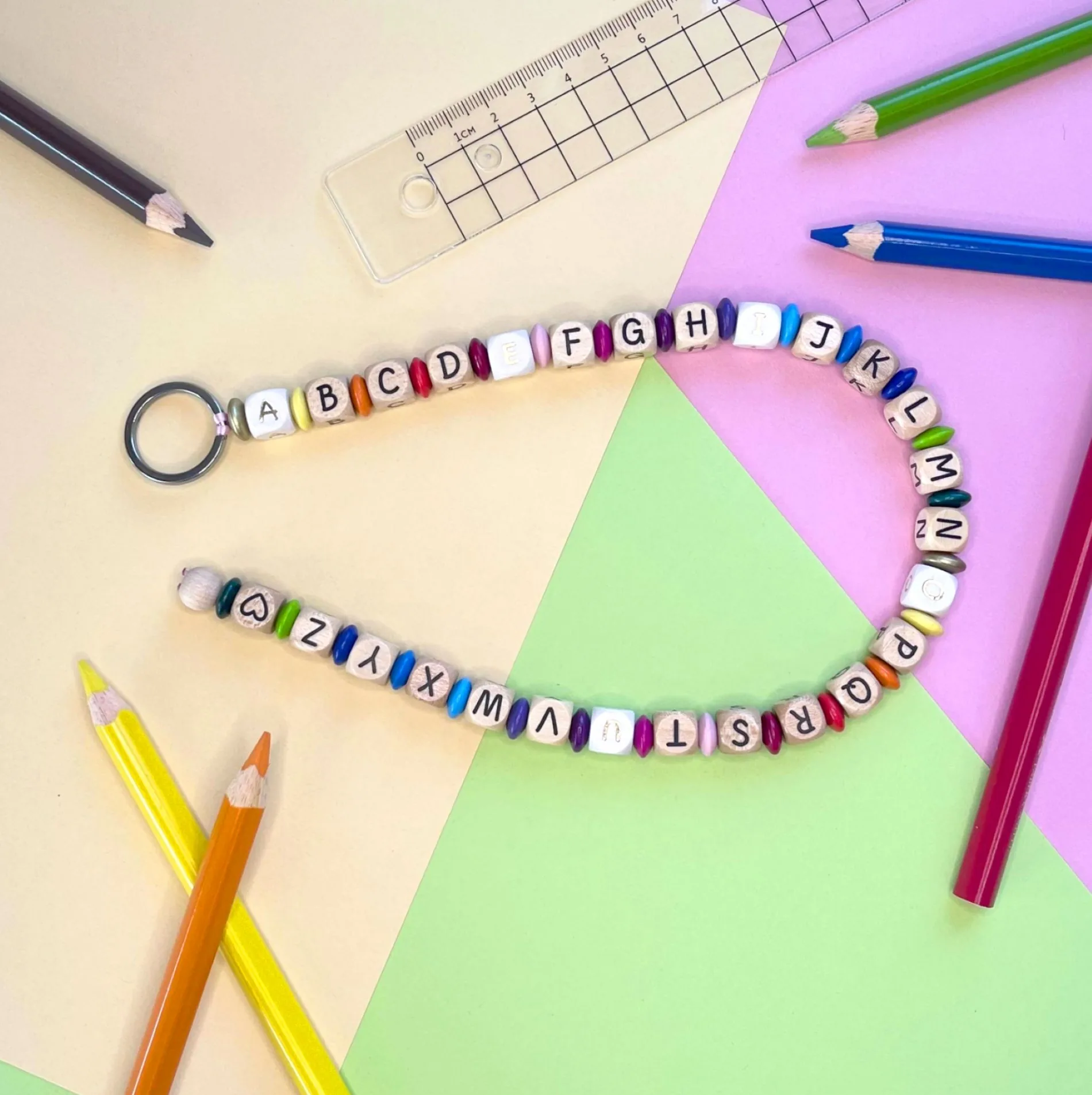 Bastelset ABC-Kette Buchstabenkette — Kiki-Ena Bastelmaterial Naturholz