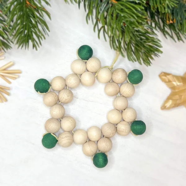 Bastelset Perlen-Stern Anhänger Weihnachten • grün — Kiki-Ena Bastelmaterial Naturholz Bastelset Perlen-Stern Anhänger Weihnachten • grün — Kiki-Ena Bastelmaterial Naturholz