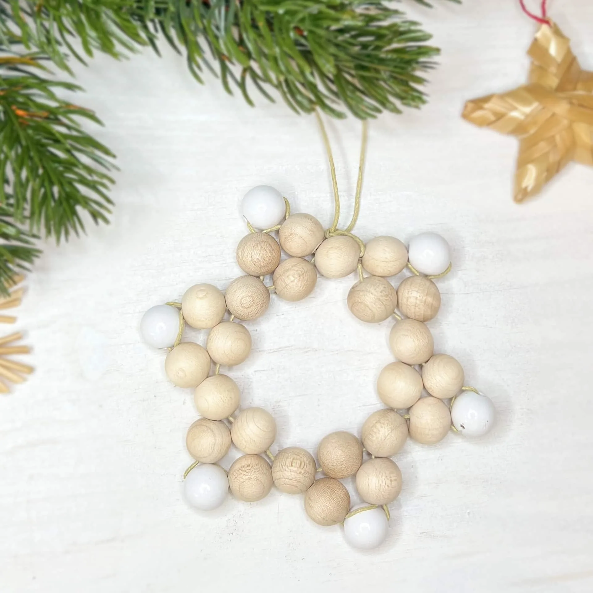 Bastelset Perlen-Stern Anhänger Weihnachten • weiß — Kiki-Ena Bastelmaterial Naturholz