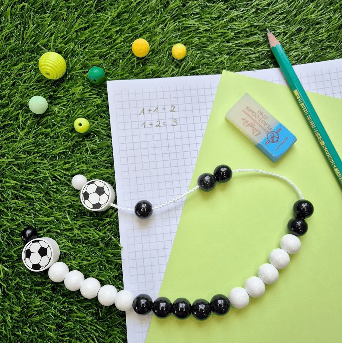 Bastelset Rechenkette "Fußball" — Kiki-Ena Bastelmaterial Naturholz