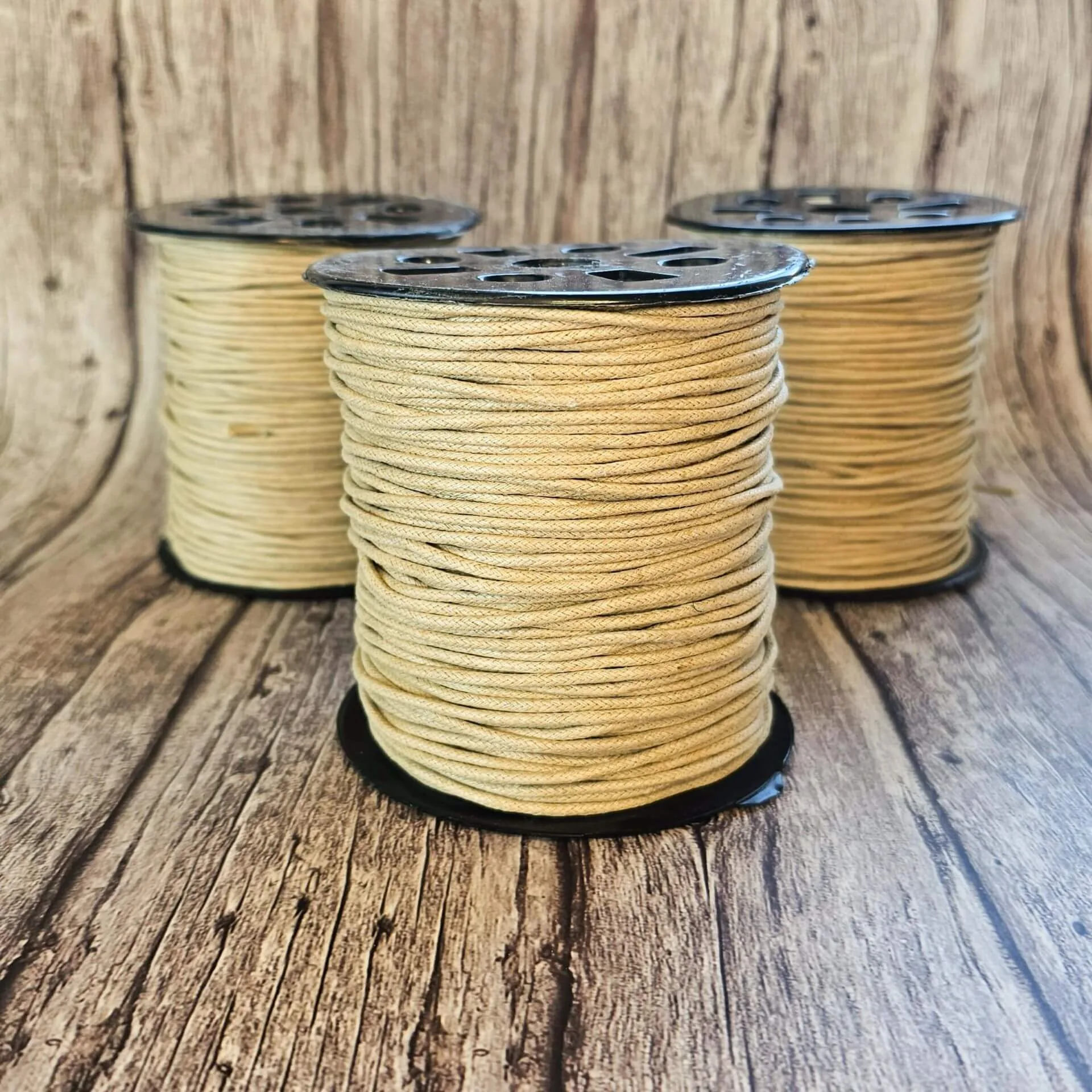 Baumwollkordel gewachst Ø2mm • 1 Meter — Kiki-Ena Bastelmaterial Naturholz