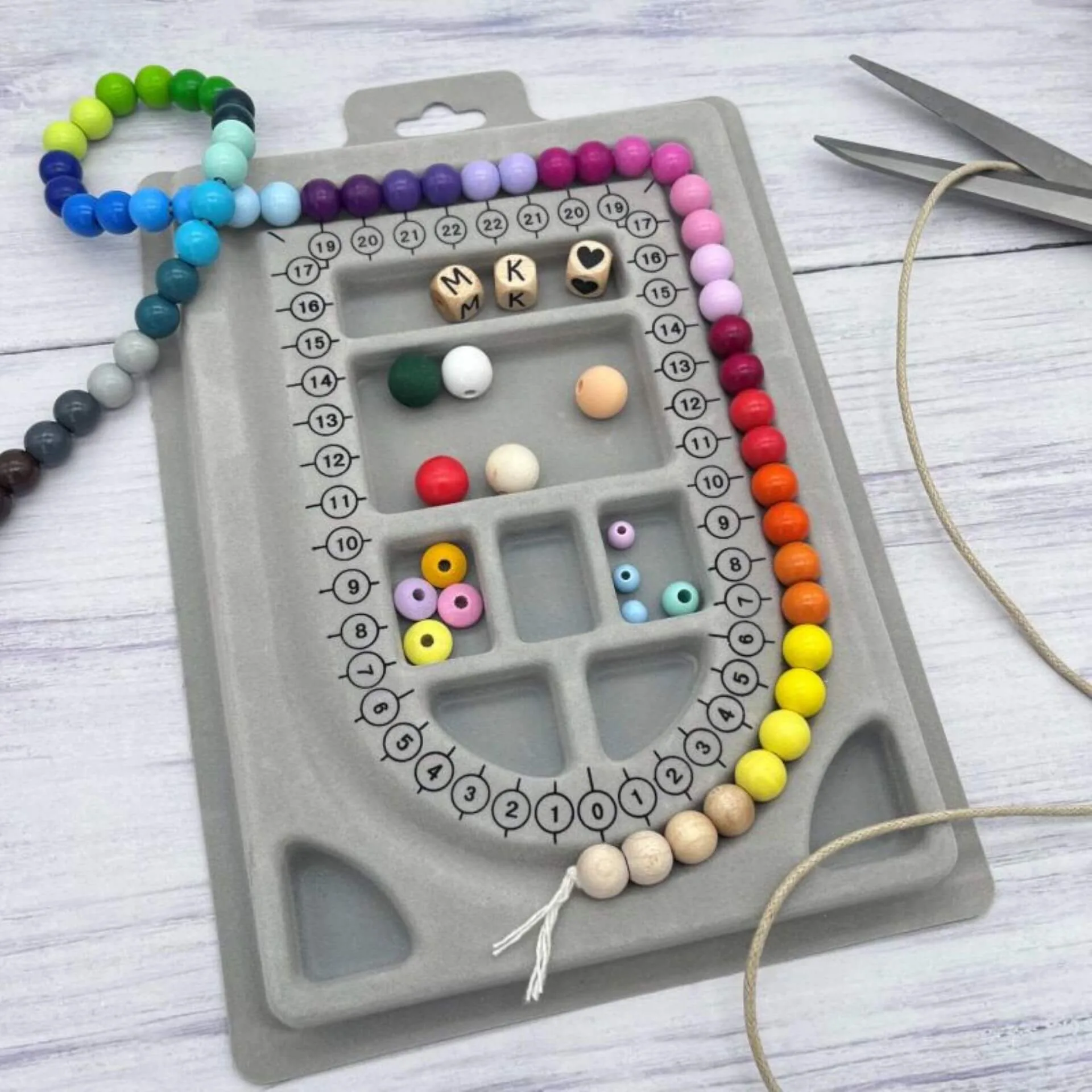 Design Board (klein) für Ketten & Armbänder — Kiki-Ena Bastelmaterial Naturholz
