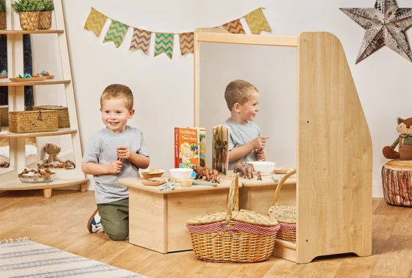 Explorer Square Table High - Millhouse Lernspielzeug Schule