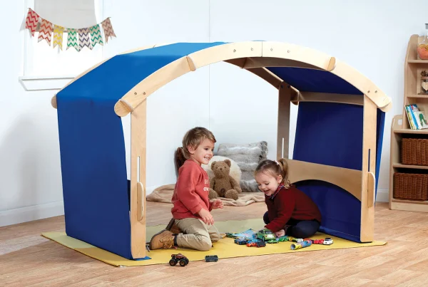 Faltbares Spielhaus für drinnen und draußen plus Regenbogen-Spielhaus-Set — Millhouse Lernspielzeug Schule