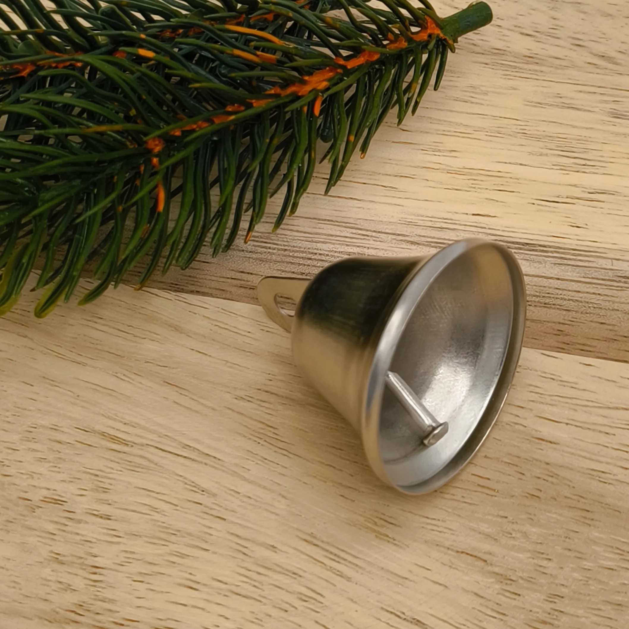 Glocke Ø 38mm — Kiki-Ena Bastelmaterial Naturholz Glocke Ø 38mm — Kiki-Ena Bastelmaterial Naturholz