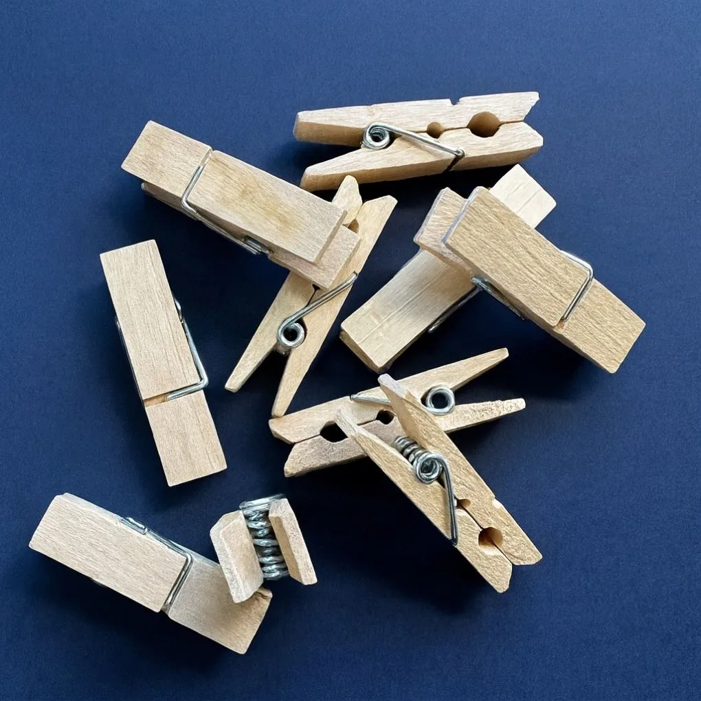 Holzklammern zum Basteln • 10 Stück — Kiki-Ena Bastelmaterial Naturholz