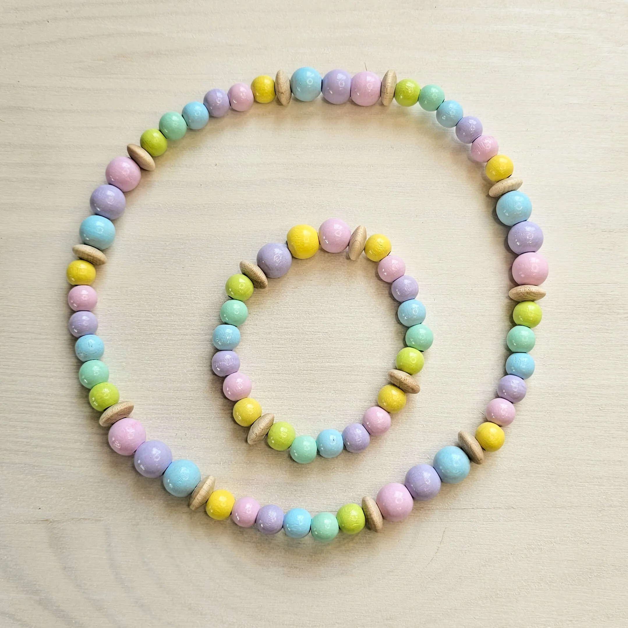 Holzperlenkette und Armband "Pastell" Bastelset — Kiki-Ena Bastelmaterial Naturholz