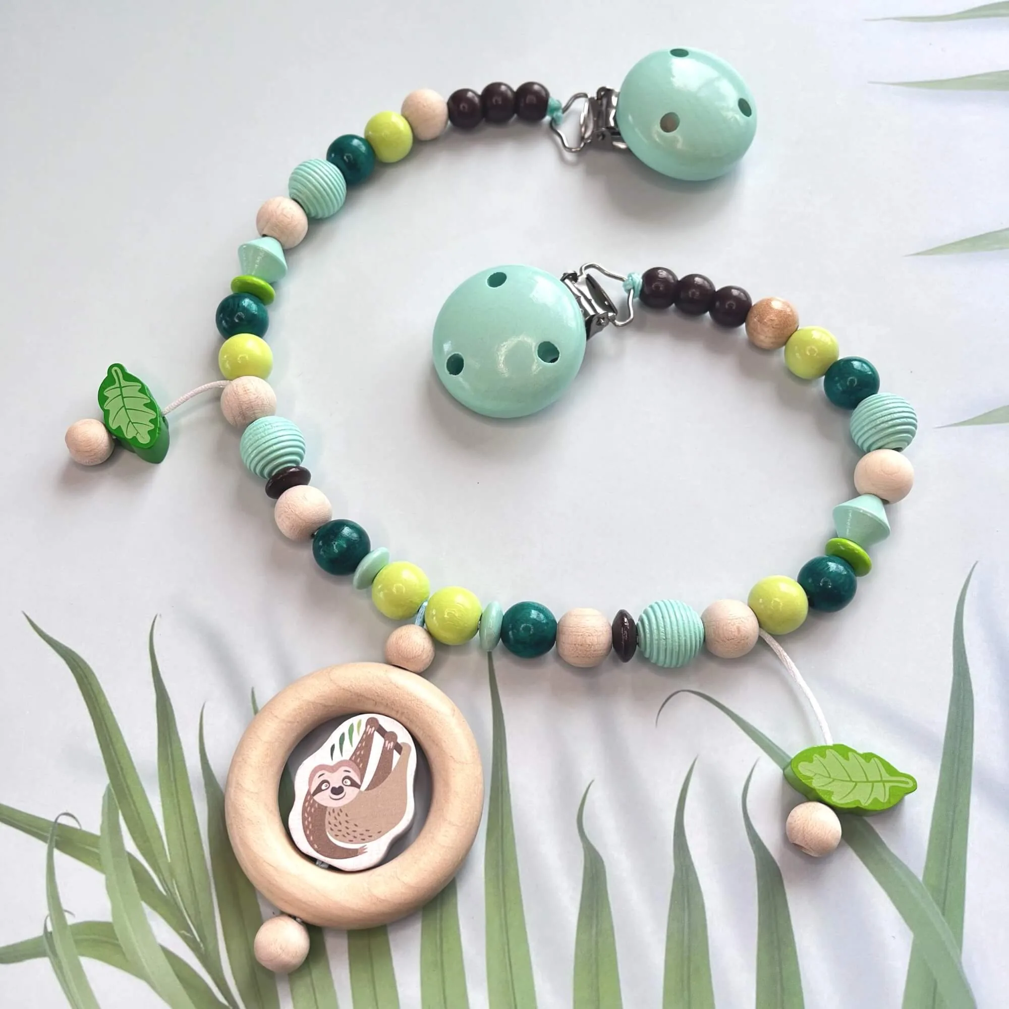 Kinderwagenkette Bastelset Faultier — Kiki-Ena Bastelmaterial Naturholz Kinderwagenkette Bastelset Faultier — Kiki-Ena Bastelmaterial Naturholz