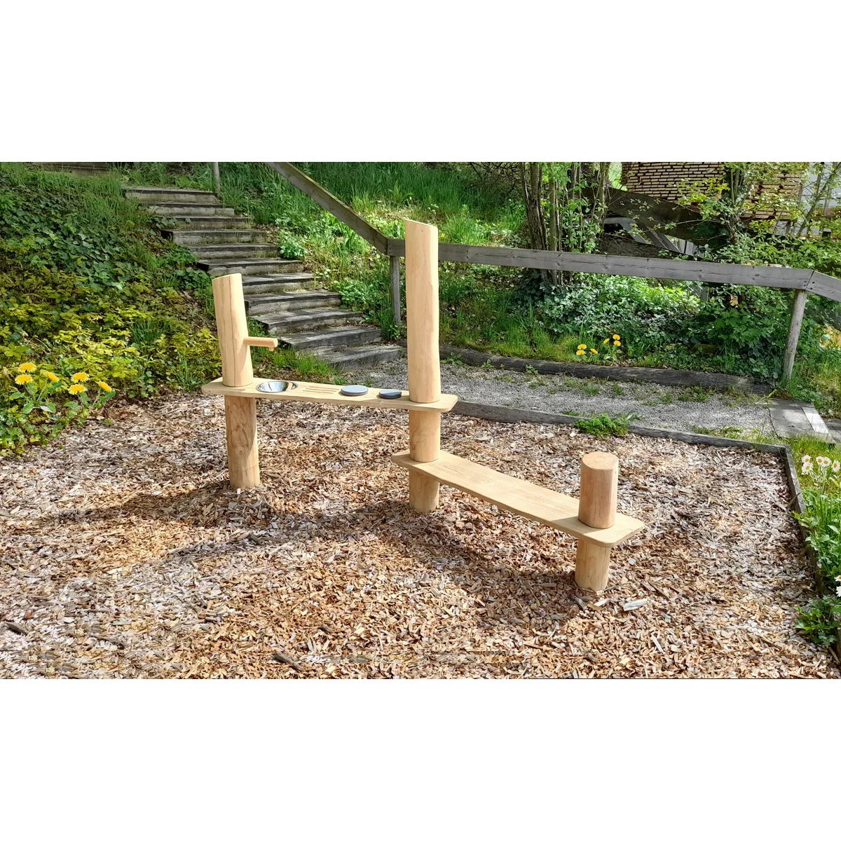 Outdoor-Spielküche Robinie — Kiki-Ena Bastelmaterial Naturholz