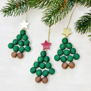 Perlen Weihnachtsbaum Anhänger 3er Bastelset — Kiki-Ena Bastelmaterial Naturholz