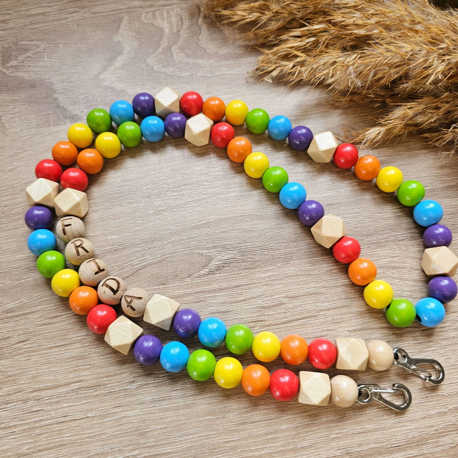 Personalisierte Handykette für Kinder "Regenbogen" Bastelset — Kiki-Ena Bastelmaterial Naturholz