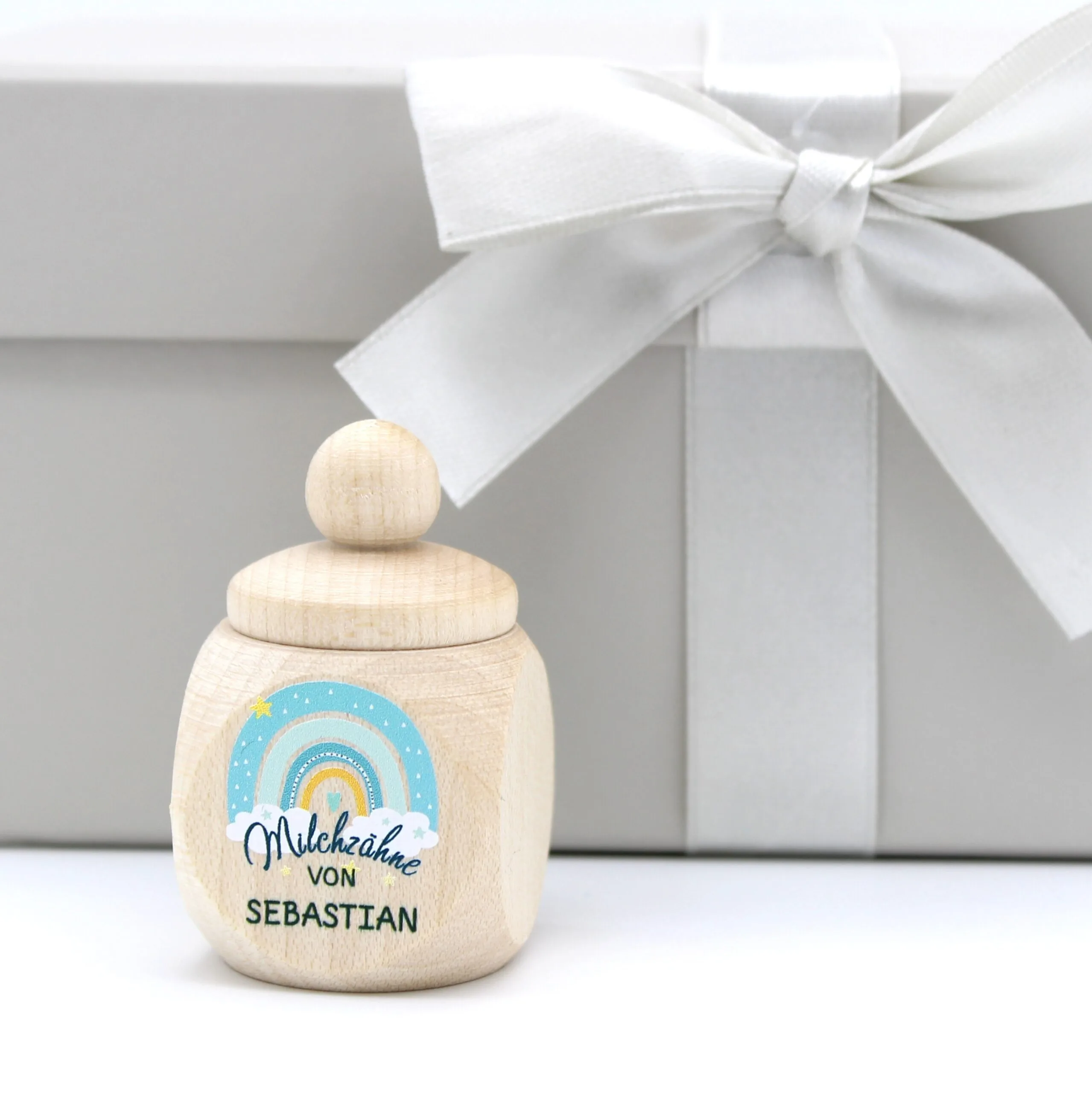 Personalisierte Milchzahndose Regenbogen mint mit Wunschnamen — Kiki-Ena Bastelmaterial Naturholz Personalisierte Milchzahndose Regenbogen mint mit Wunschnamen — Kiki-Ena Bastelmaterial Naturholz