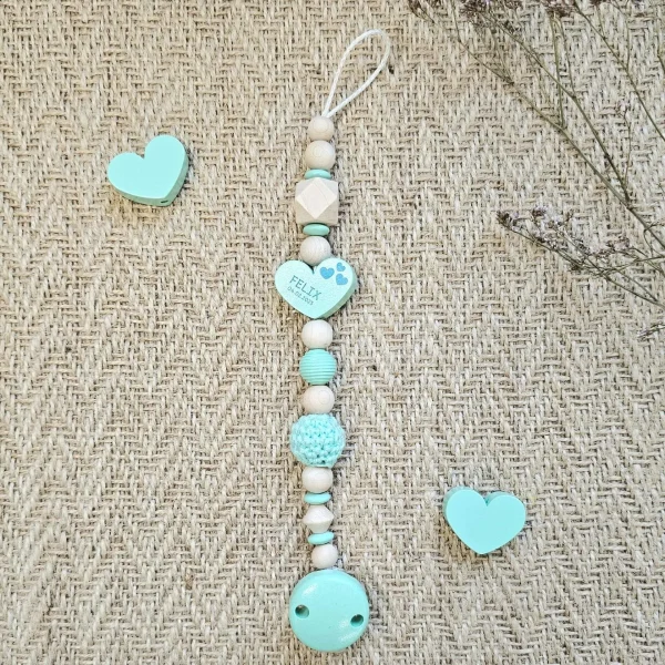 Personalisierte Schnullerkette aus Holzperlen "Herz" mint Bastelset — Kiki-Ena Bastelmaterial Naturholz