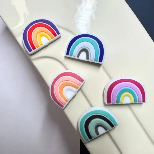 Regenbogen-Motivperle aus Silikon — Kiki-Ena Bastelmaterial Naturholz