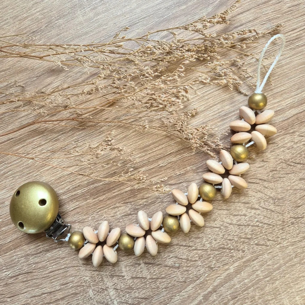 Schnullerkette "Golden Flower" • Bastelset — Kiki-Ena Bastelmaterial Naturholz Schnullerkette "Golden Flower" • Bastelset — Kiki-Ena Bastelmaterial Naturholz