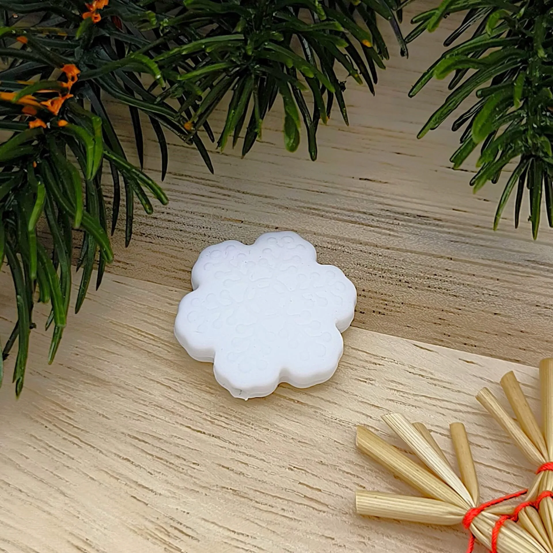 Silikonmotiv Schneeflocke — Kiki-Ena Bastelmaterial Naturholz