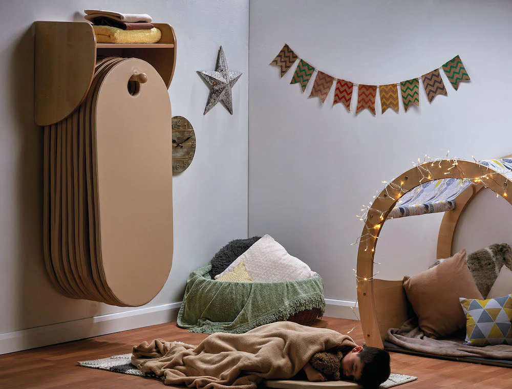 Slumberstore Wandmontierte cremefarbene Matten — Millhouse Lernspielzeug Schule Slumberstore Wandmontierte cremefarbene Matten — Millhouse Lernspielzeug Schule
