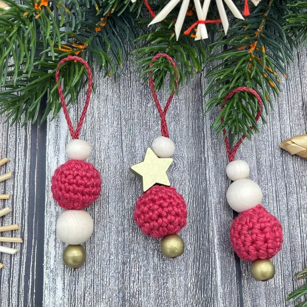 Weihnachtsanhänger Häkelperle 3er Bastelset - bordeaux-gold — Kiki-Ena Bastelmaterial Naturholz Weihnachtsanhänger Häkelperle 3er Bastelset - bordeaux-gold — Kiki-Ena Bastelmaterial Naturholz